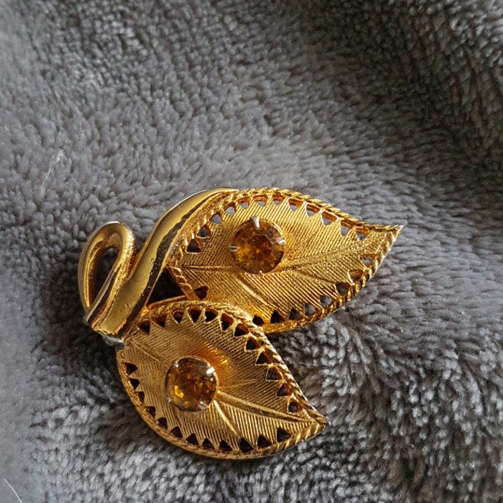 Vintage Celebrity brooch